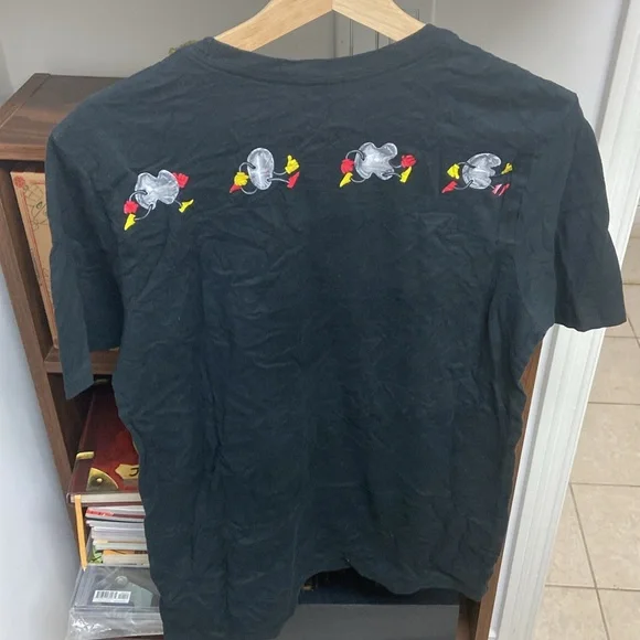 Vintage Nike Air Black T-Shirt with Yellow and White Logo - Picture 3 of 5